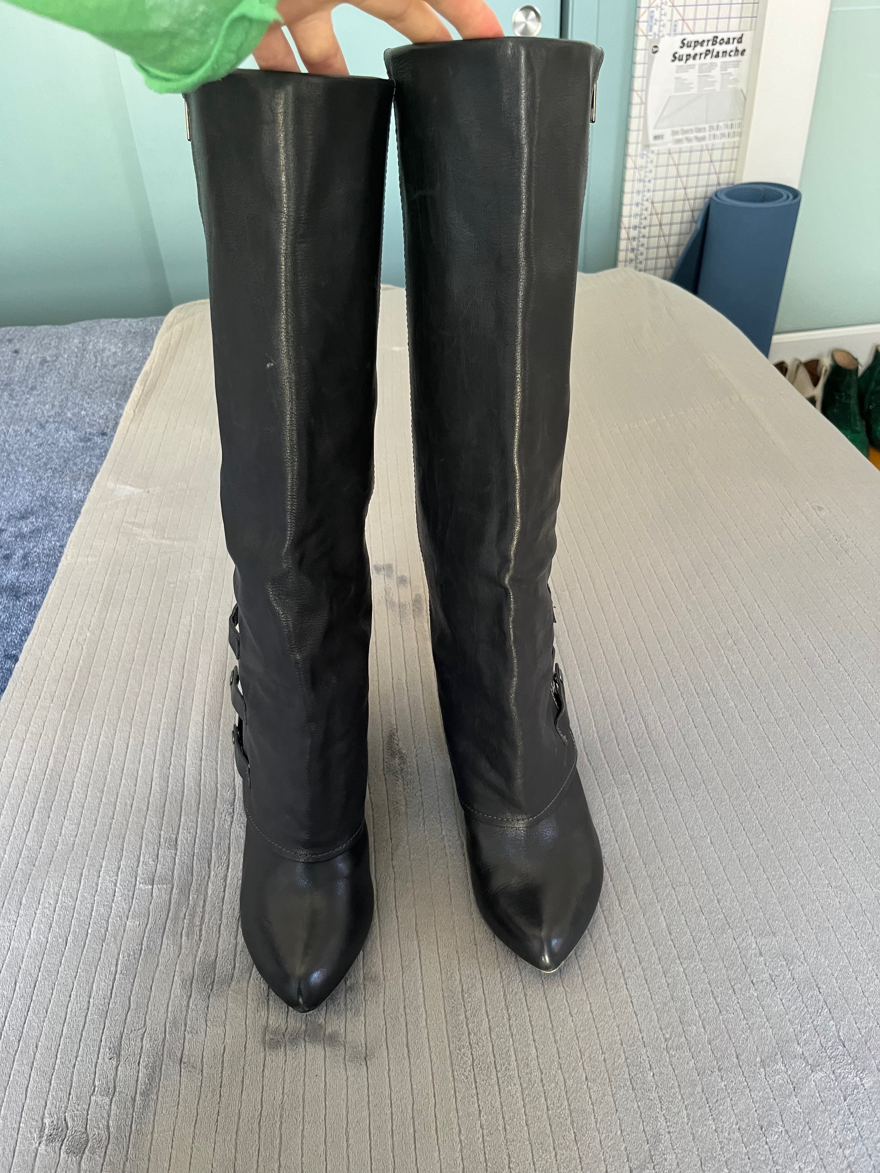 Classic Black Leather Knee-High Boots | Pointed Toe & Block Heel | Women's US 9 | Good Condition